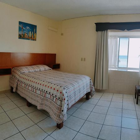 لاباز Hotel Pekin الغرفة الصورة